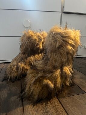 NEW | TikTok Viral Faux Fur Fluffy Boot in Brown/Black